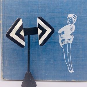 Vintage geometric MOP clip on black & white NOS